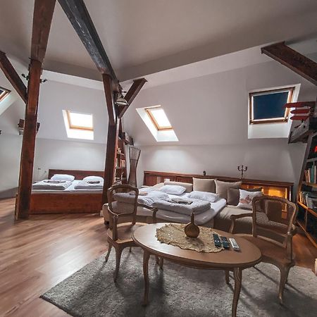 Blue Lotus Apartments 布拉迪斯拉发 外观 照片