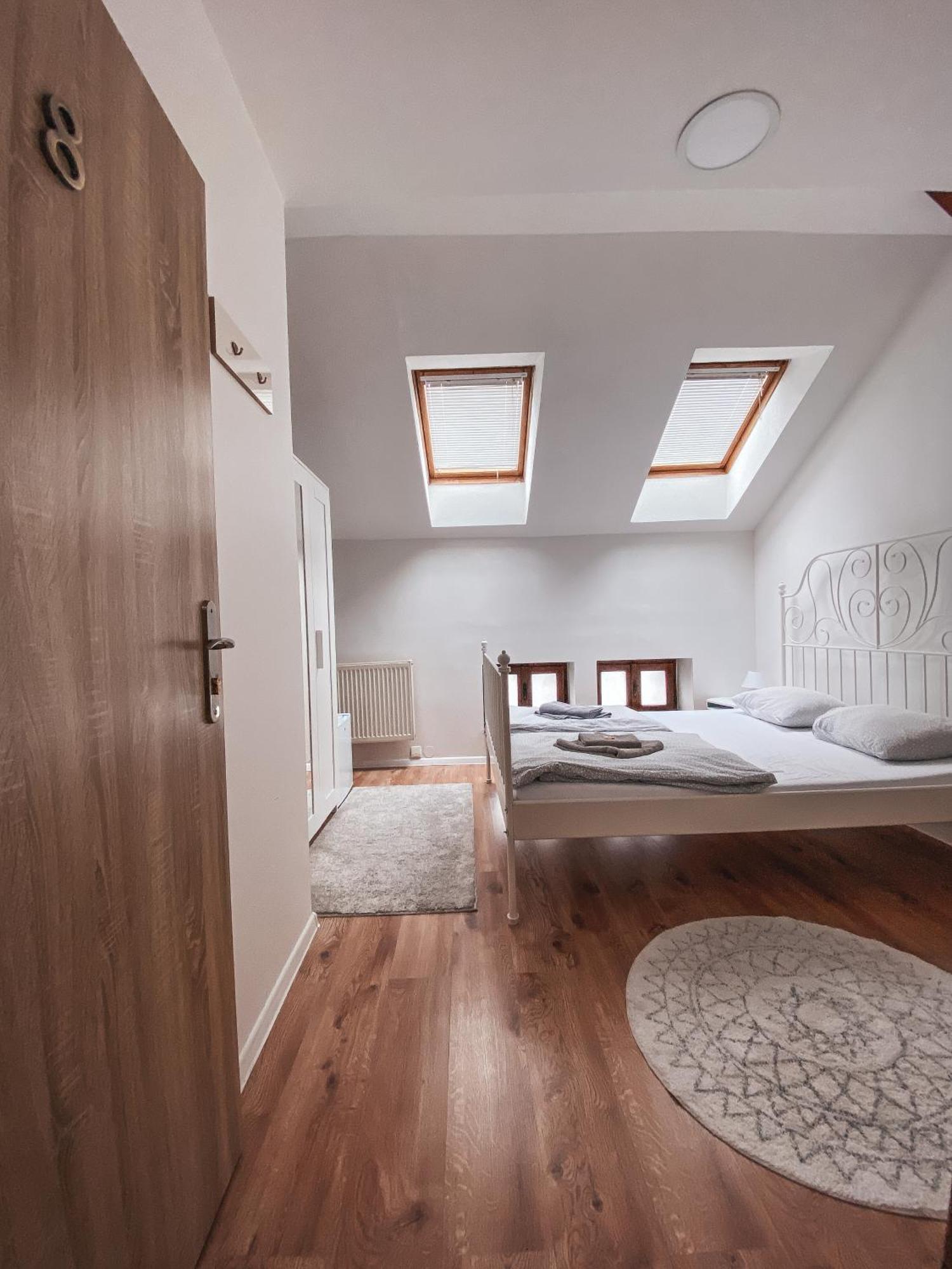 Blue Lotus Apartments 布拉迪斯拉发 外观 照片