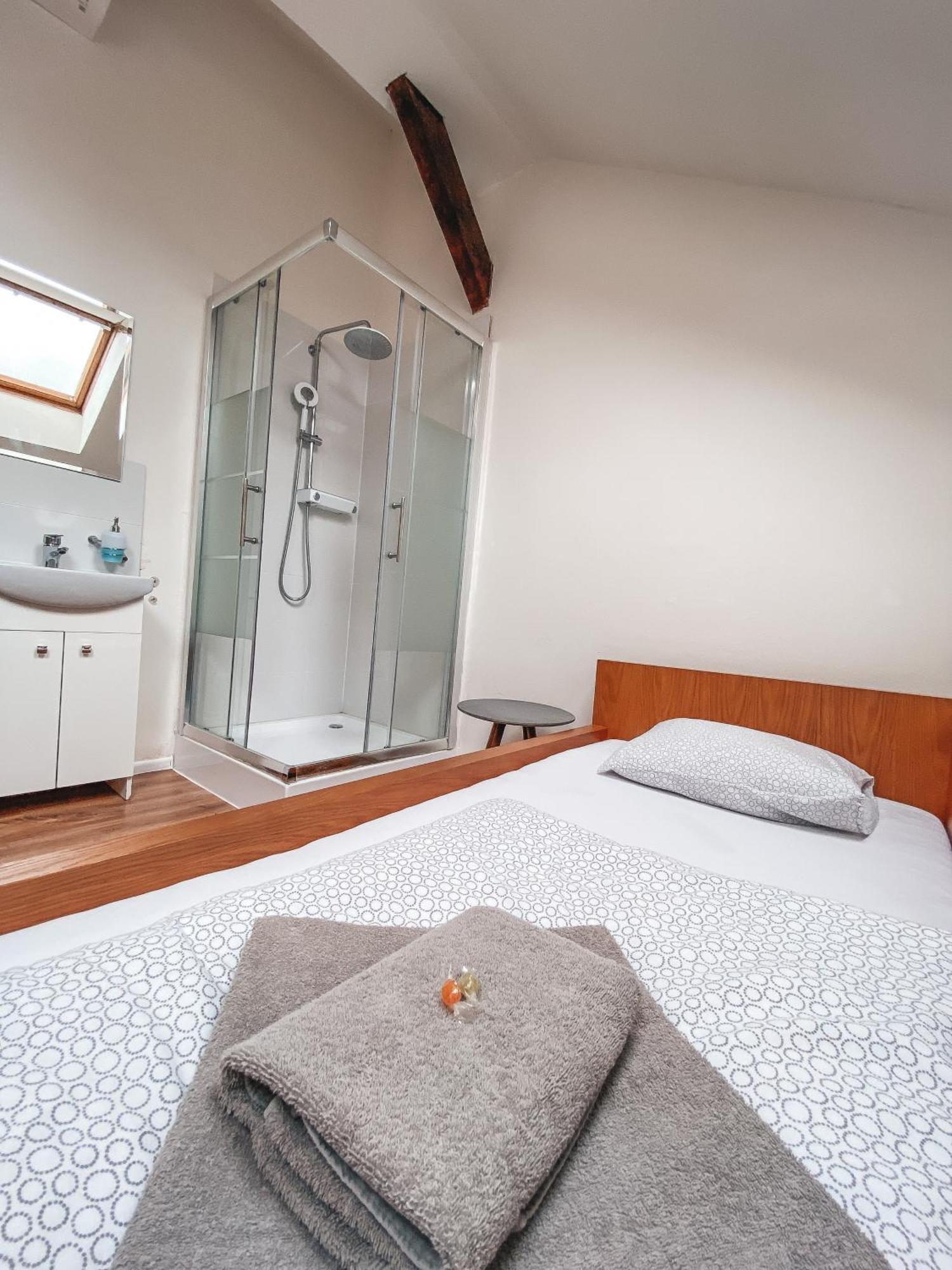 Blue Lotus Apartments 布拉迪斯拉发 外观 照片